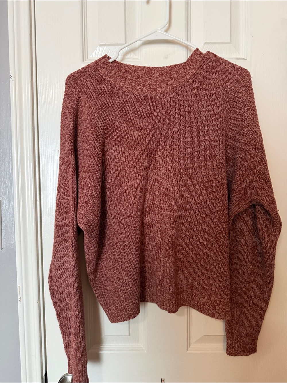 American Eagle Outfitters Women's Crewneck Sweater in Rosewood